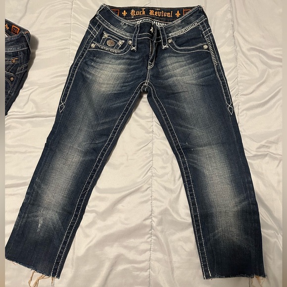 Some capris ! - Picture 2 of 2